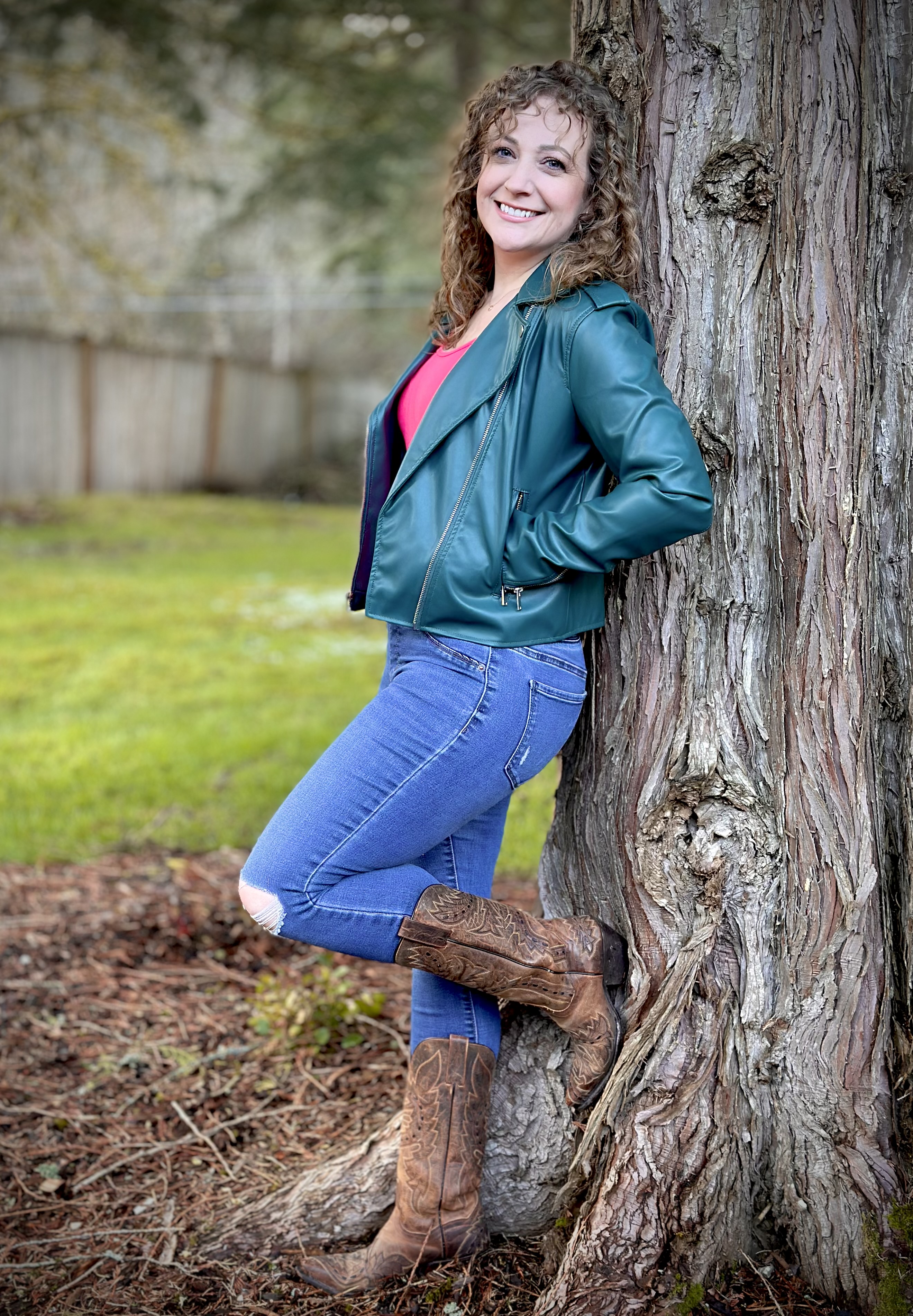 This image has an empty alt attribute; its file name is jm-ks-full-pose-front.jpg